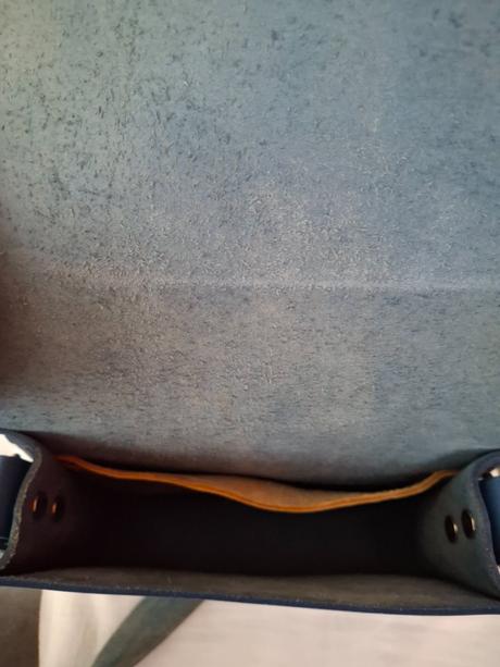 Kožená kabelka eggo,