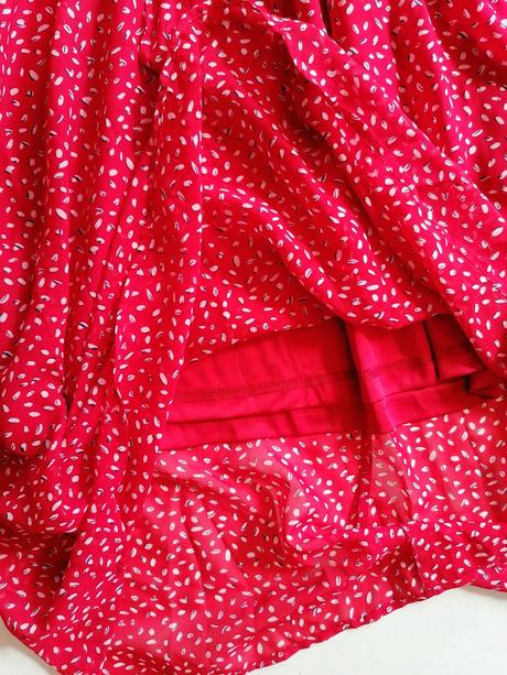 Červené krásne šaty m, m