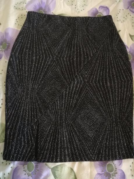 Trblietavá vzorovaná sukňa, m