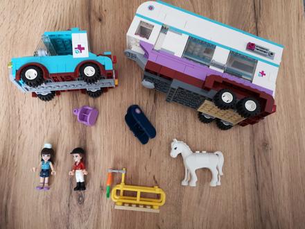 Lego friends 41125 veterinársky príves s koňom,