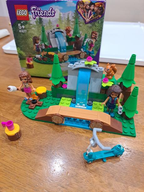 Lego friends 41677 vodopád v lese, 