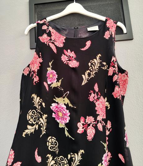 Asymetrické šaty, l