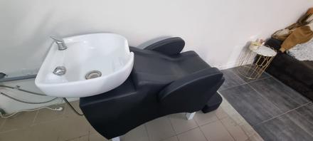 Kadernicky umyvaci box s umývadlom,