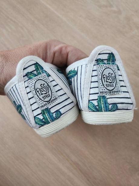 Našuchovacie látkové topánky, 31