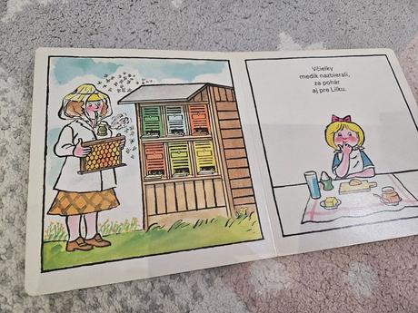 Retro leporelo lilka chce raňajkovať,