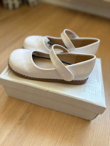 Slavnostne baleriny, 30