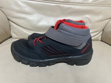 Turistické topánky, quechua,34