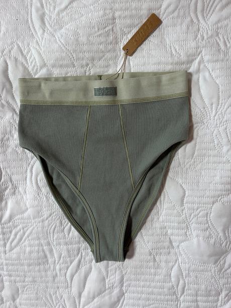 Vrúbkované vysoké nohavičky skims, xs