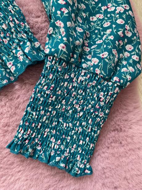 Tyrkysový top s kvetinami, m