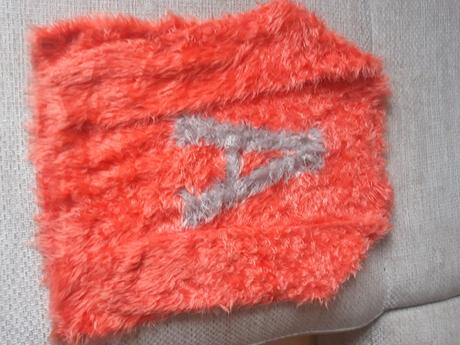 Krásny dievčenský pulovrik, reserved,152