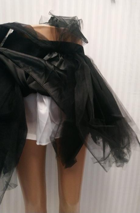 Dámska čierna asymetrická tylová sukňa, l, l