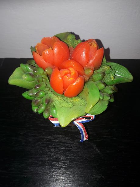 Sviecka - tulipany v kvetinaci, 