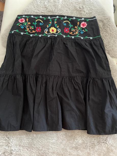 Nadherna sukna s vysivkou, xs