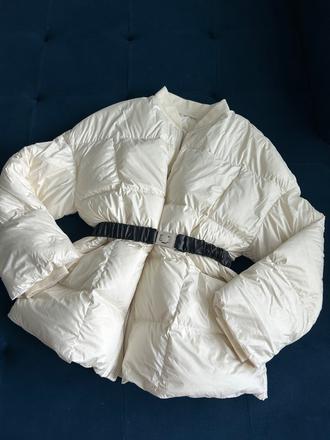 Bundička páperová, m / s