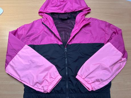 Športová ľahká vetrovka, značka 4f, 152