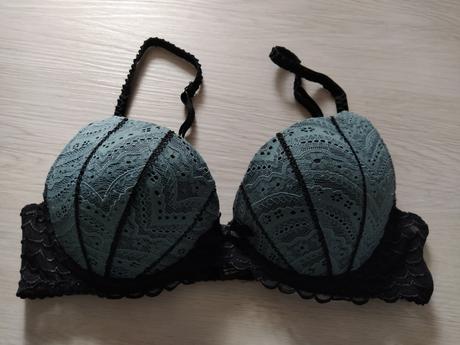 Dámska podprsenka., 75b