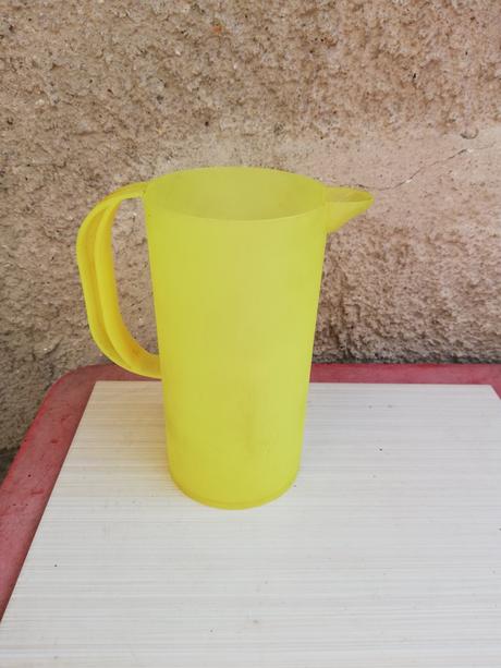 Plastový džbán, 
