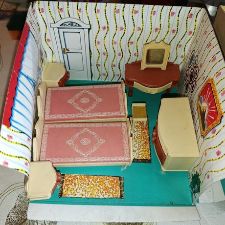 Retro domček pre bábiky, 