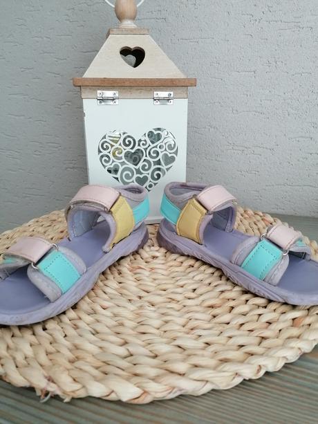 Sandalky 27-28    2 ks, 28