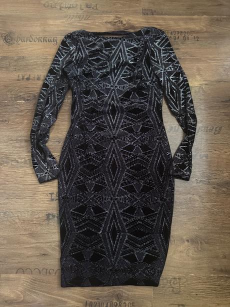 Trblietavé elastické šaty, orsay,s