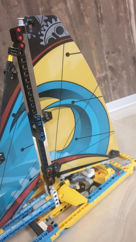 Lego technic 42074  - pretekárska jachta  top stav, 