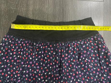 Dievčenská sukňa velk.128, 128