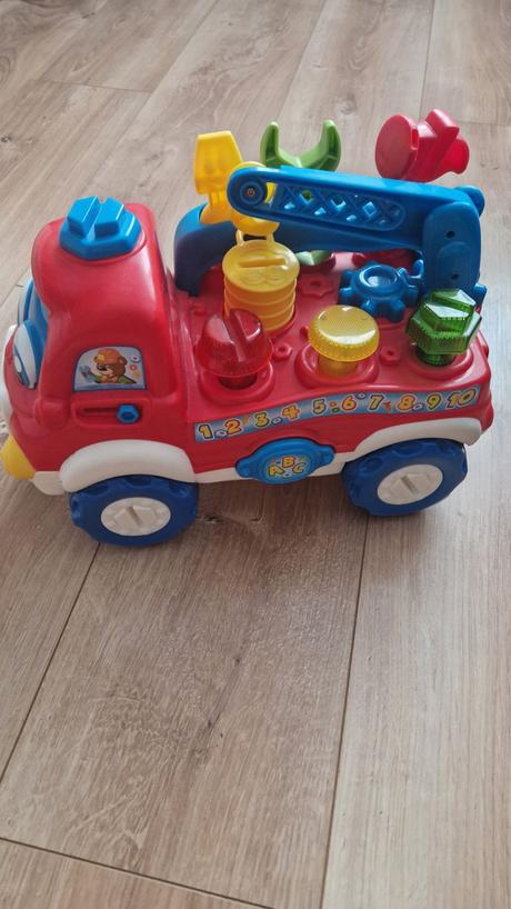 Interaktívne autíčko zn. clementoni, 