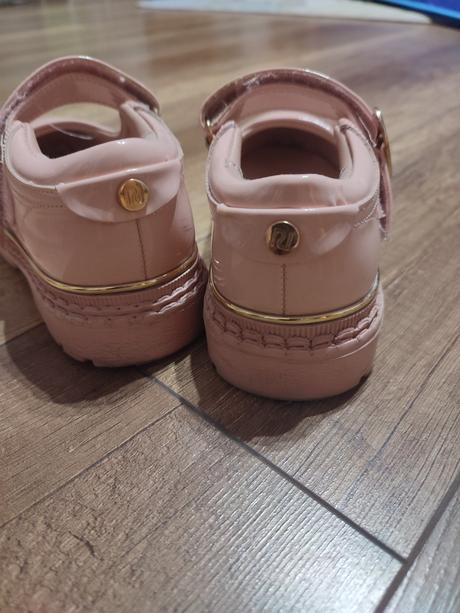 Dievčenské topánky, 29