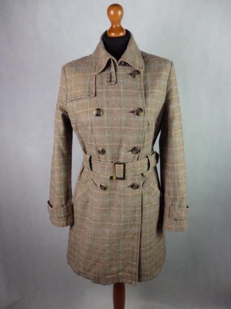 Kvalitný jesenný kabát, 38