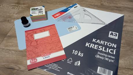 Rôzne výtvarné a školské potreby,