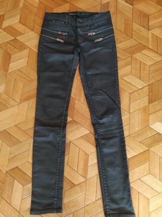 Čierne nohavice s lesklým nádychom., south,152