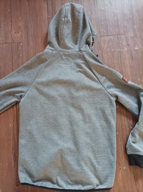 Mikina, chapter young,m