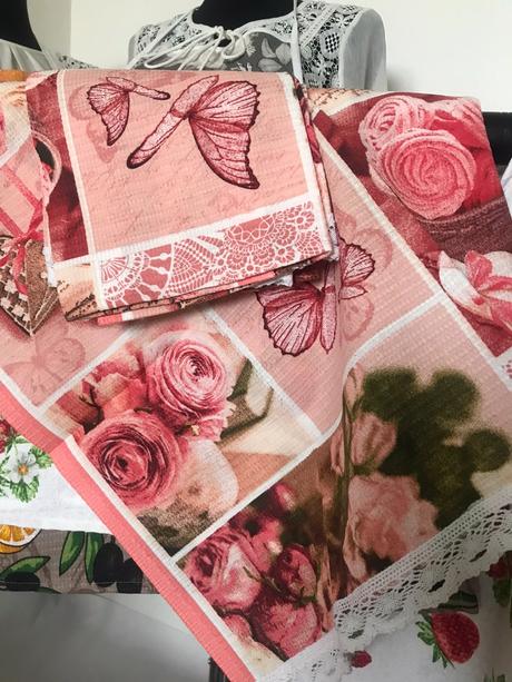 Utierky ruže s krajkou set 2 ks, 