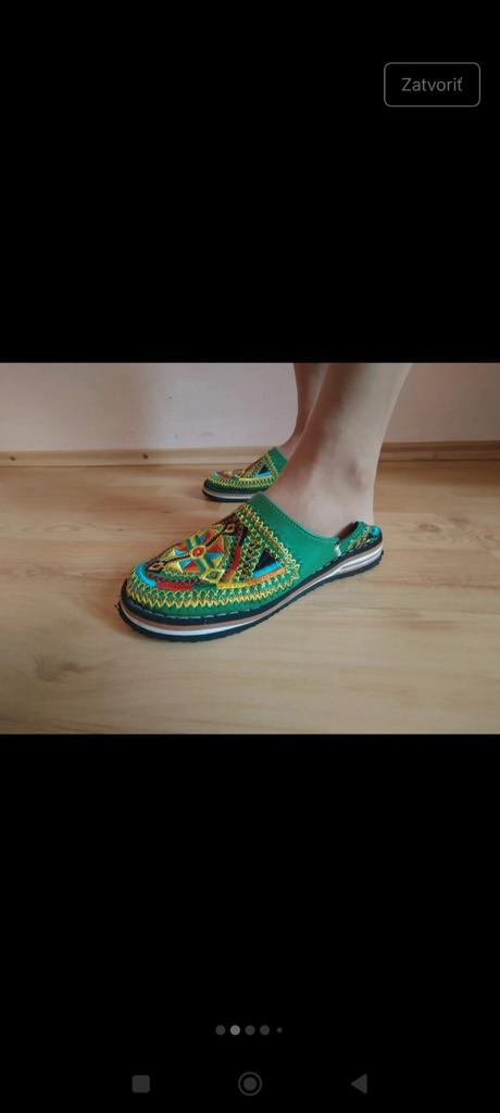 Vyšívané topánočky, 39