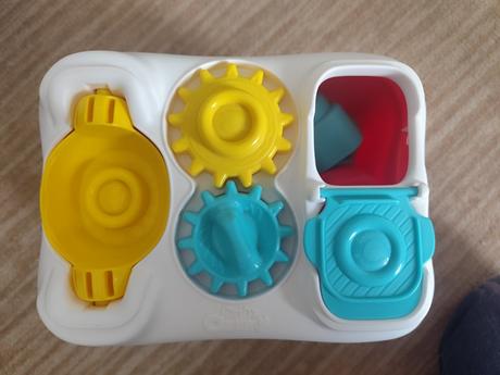 Gumené kocky v krabici, 