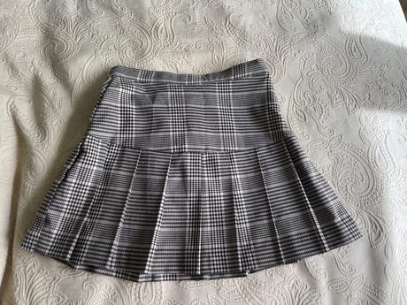 Kockovana skladaná sukňa, h&m,140