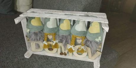 Dekorácia 5ti trpaslíčkovia v debničke,