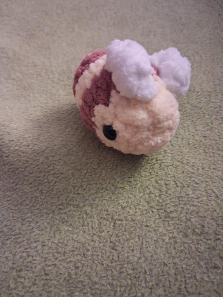 Ručne robené hačkované včielky, 