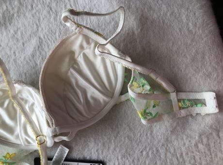 Nová biela kvetovaná push-up podprsenka, 75 c, 75c