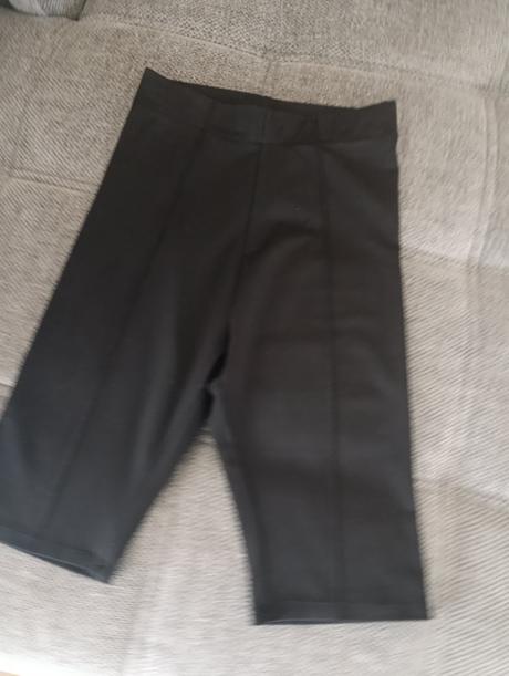 Elastické šortky, stradivarius,s