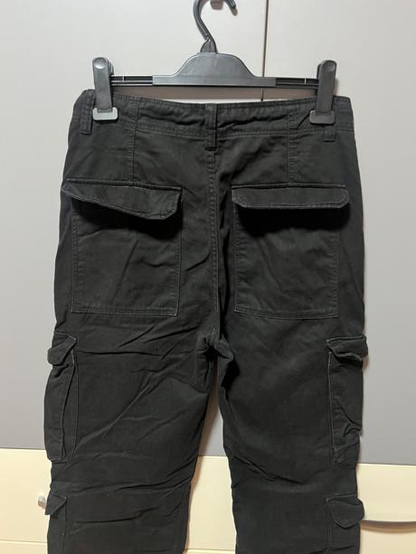Cargo nohavice, bershka,m