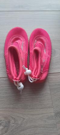 Topánky do vody, 32