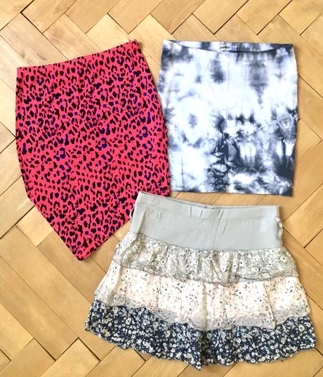 2 tenké minisukne, xs