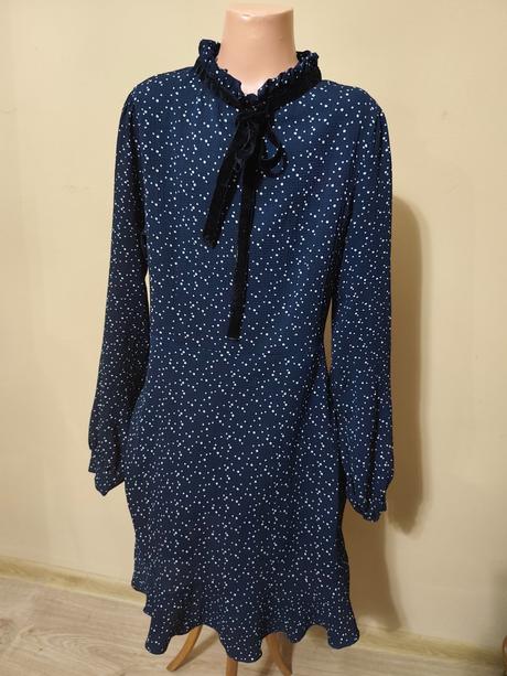 Krásne modré elegantné šaty, 152