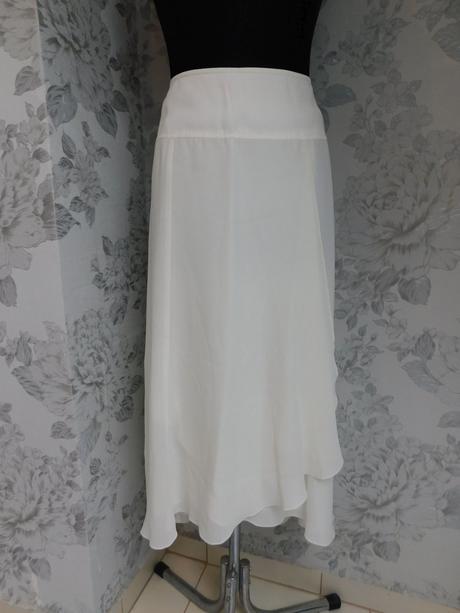 Pekna sukna na slavnost, 40