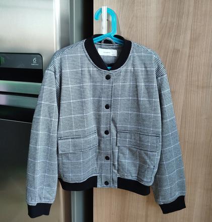 Prechodná tenká bombéra reserved  - super stav, reserved,146