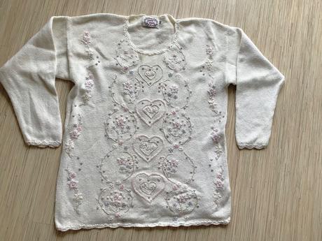 Pulover s vysivkou, 40