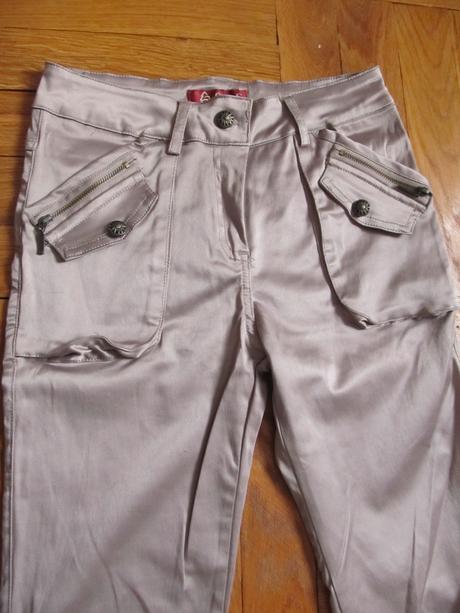 Nohavice-satén, 152