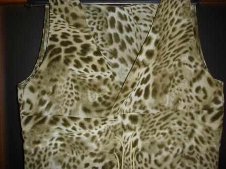 Šaty so zvieracím motívom, m