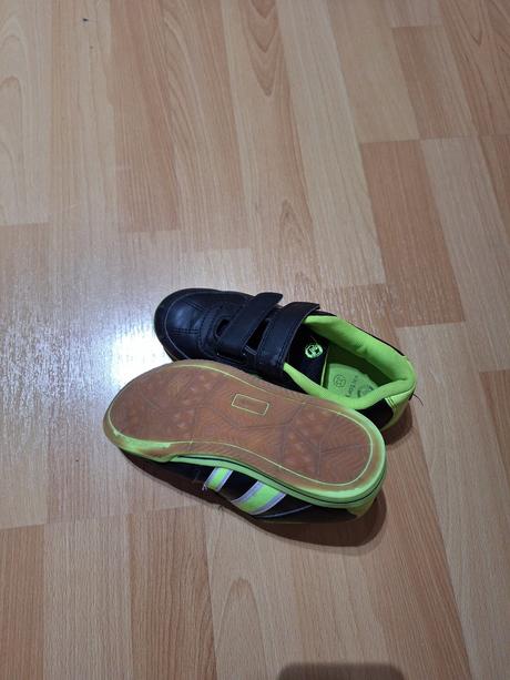 Tenisky-halovky, victory,33